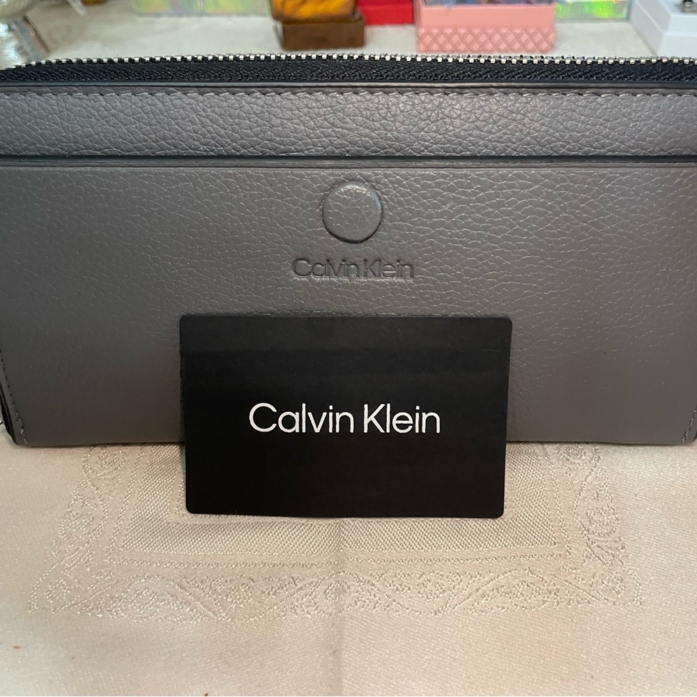 Calvin Klein Genuine Leather RFID Zip Around Wallet – Gray/Black - Picture 8 of 8
